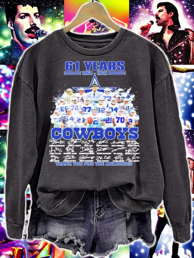 61 years 19602-2021 Dallas Cowboys signatures t-shirt