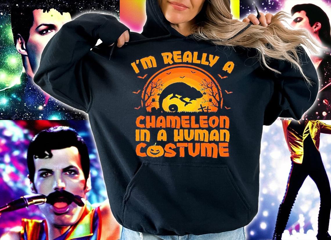 I'm really a chameleon in a human costume Halloween T-shirt