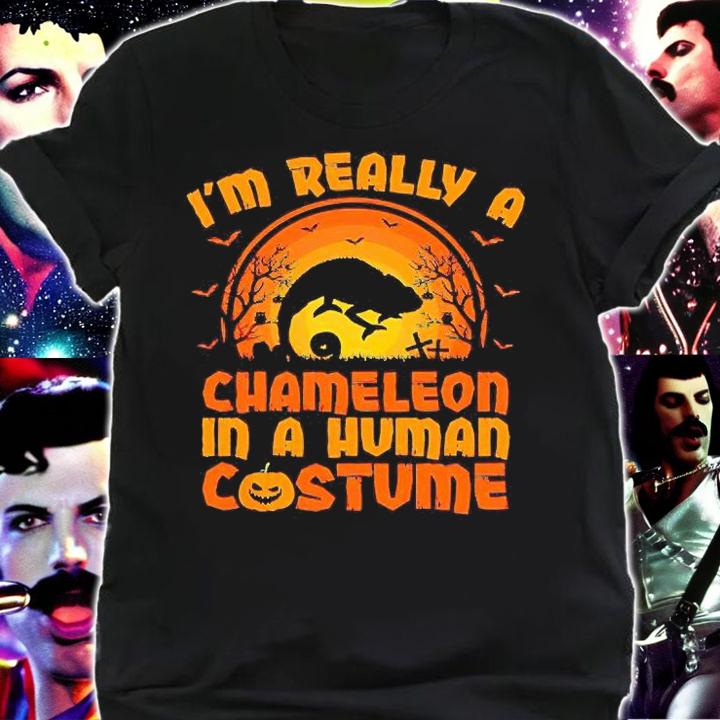 I'm really a chameleon in a human costume Halloween T-shirt